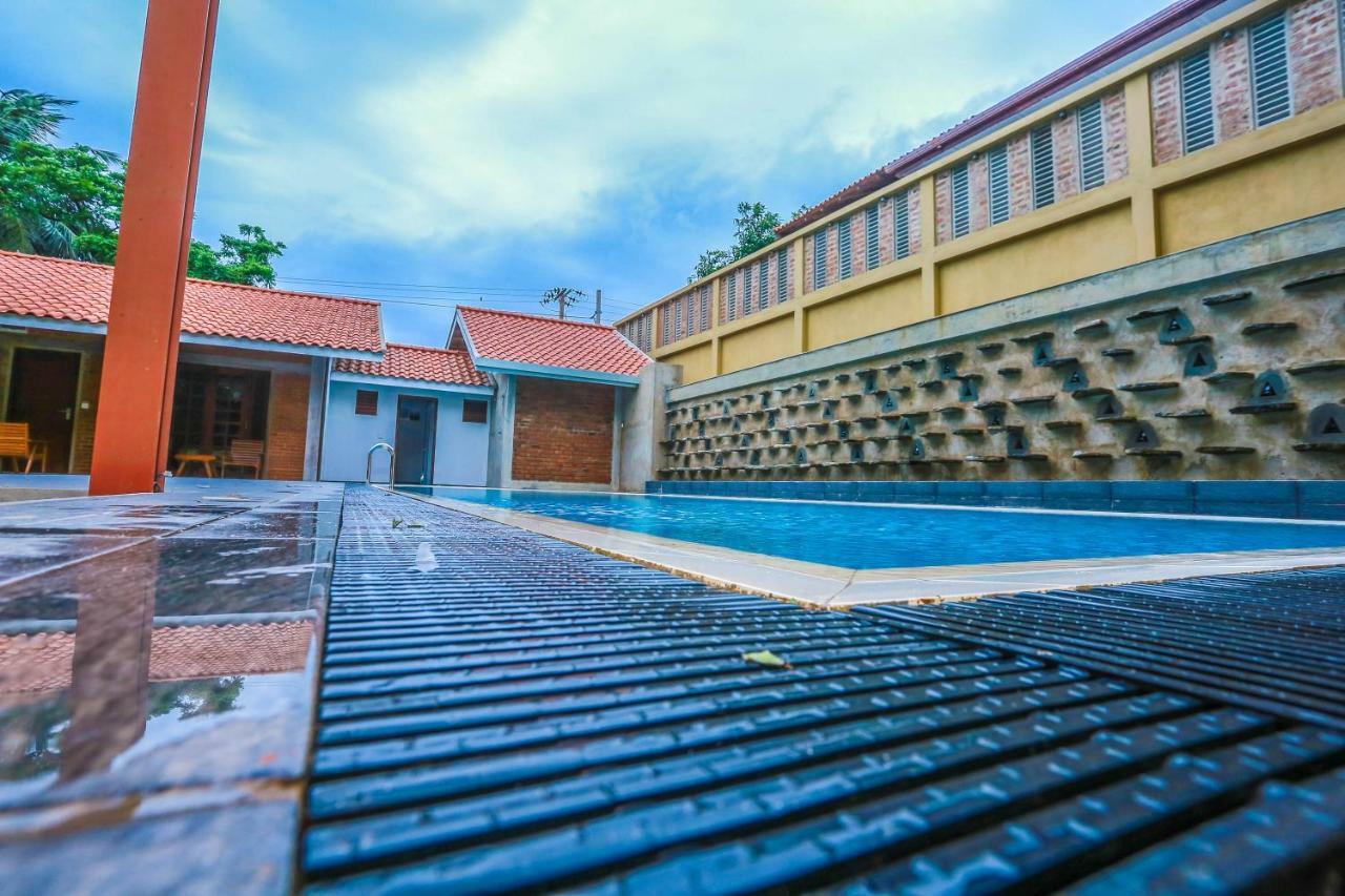 Olinia Airport Hotel Katunayaka Exterior photo