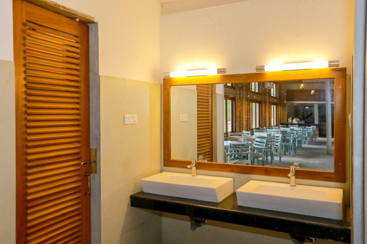 Olinia Airport Hotel Katunayaka Exterior photo