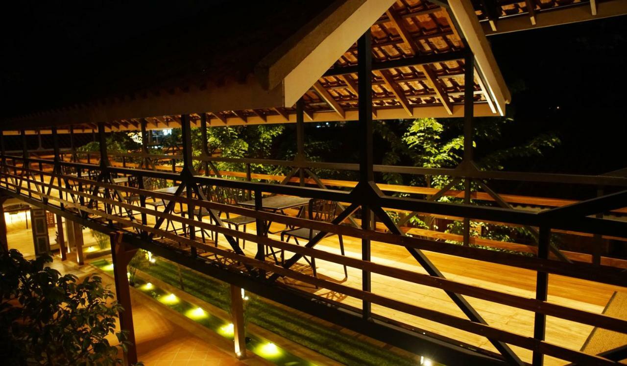 Olinia Airport Hotel Katunayaka Exterior photo